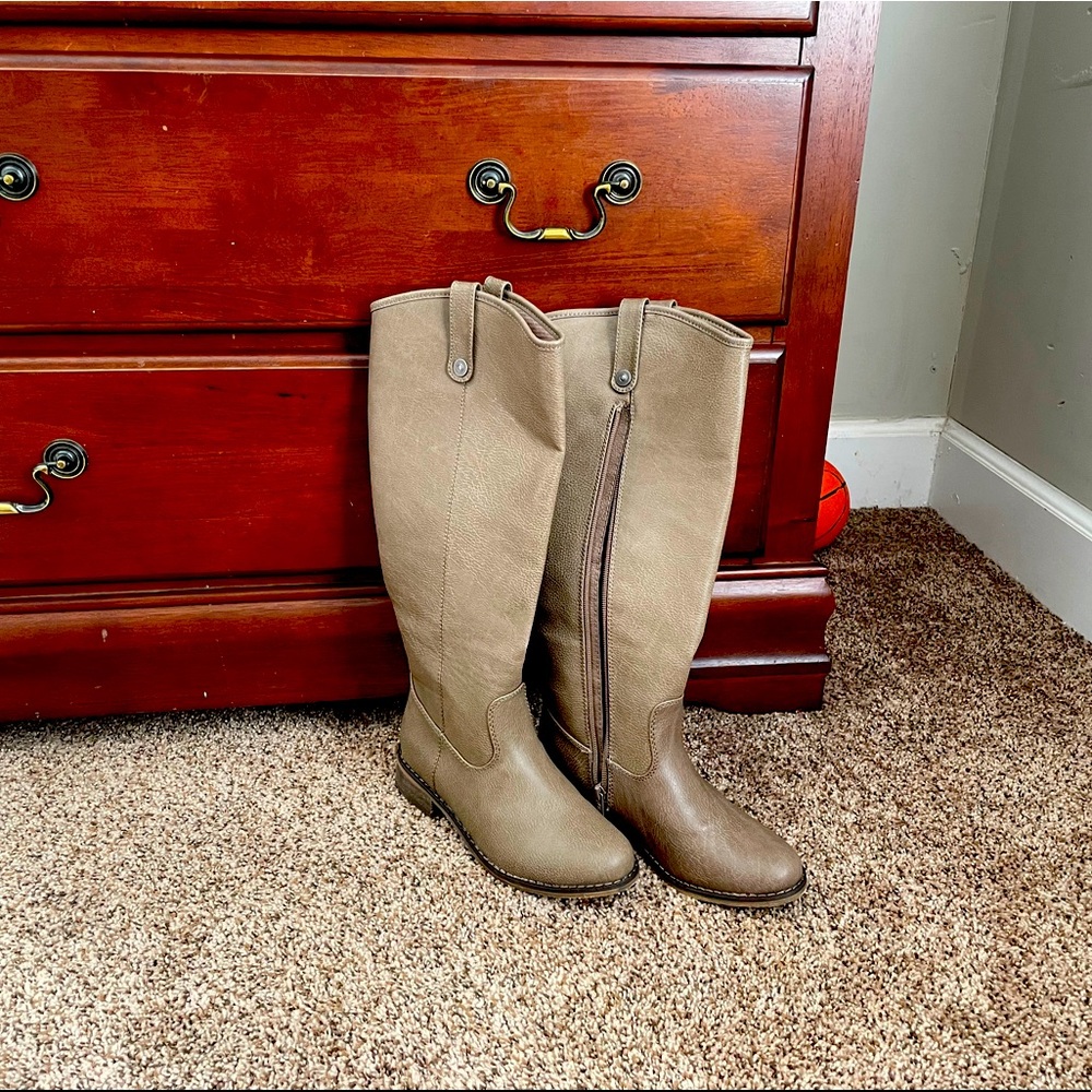 Taupe boutique boots